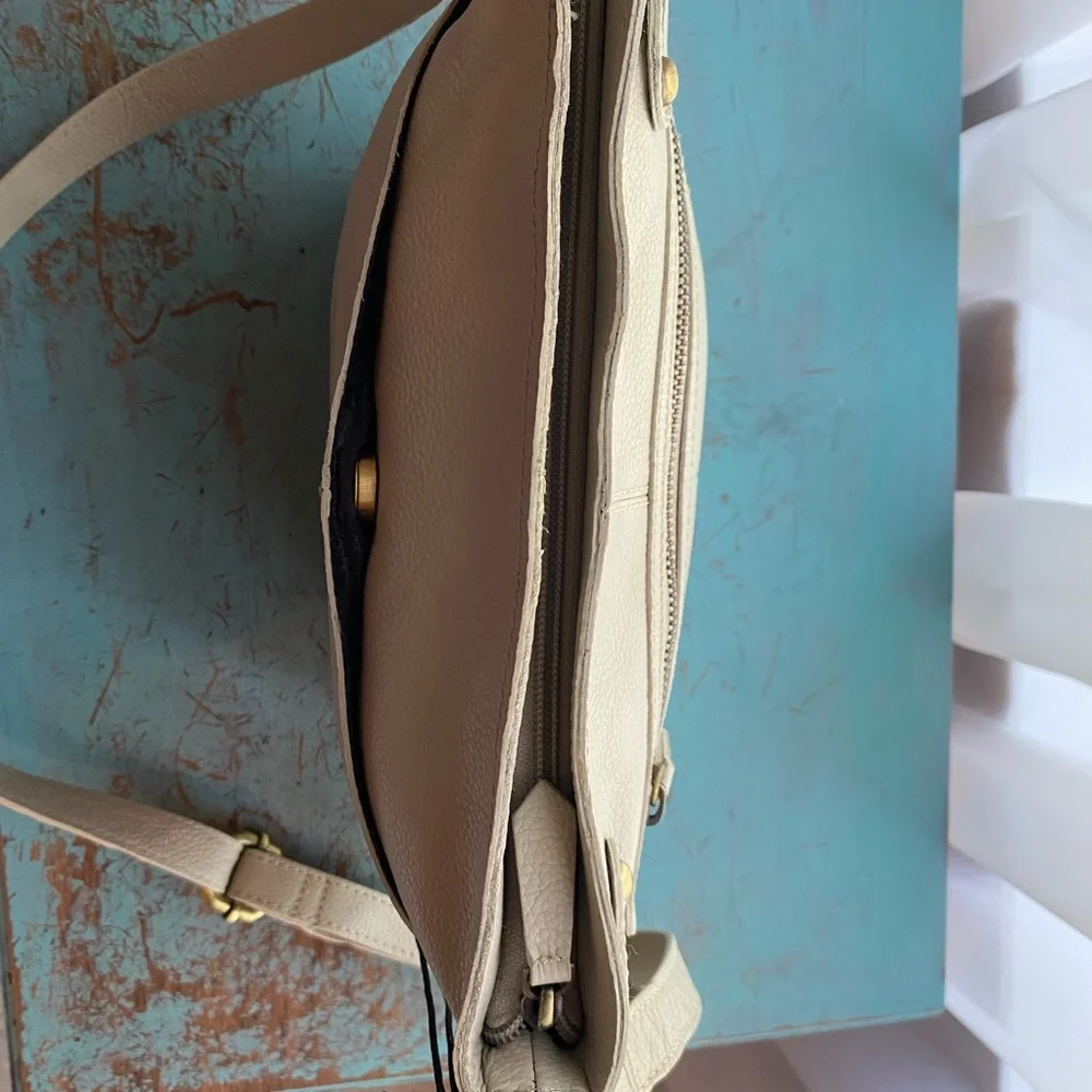 Born Crossbody Leather Bag Dove NWT - Picture 10 of 15